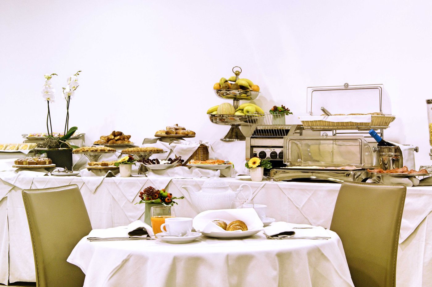 IH-Hotels-Milano-Puccini-Restaurant-21