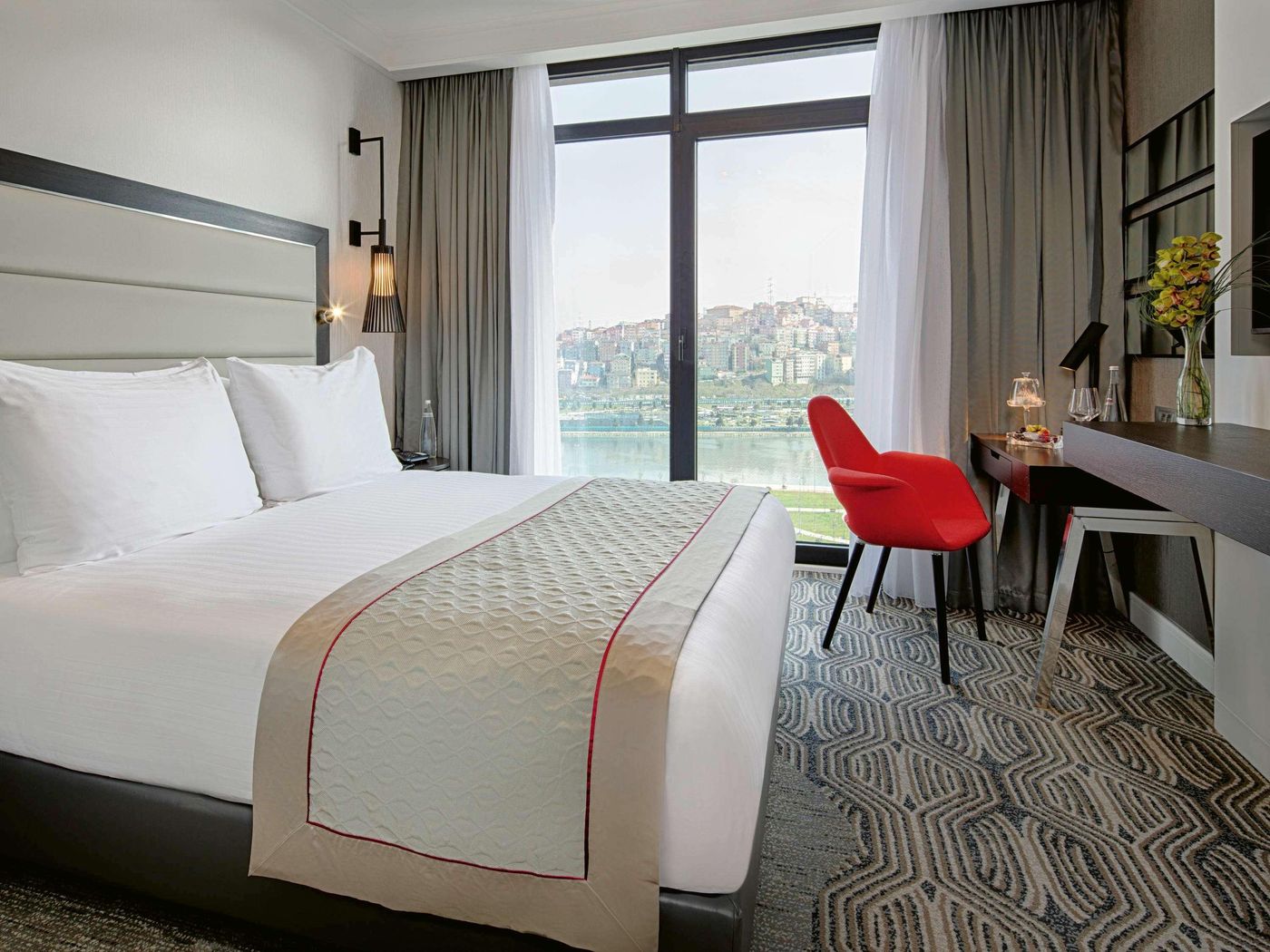 Movenpick-Hotel-Istanbul-Golden-Horn-Room-24