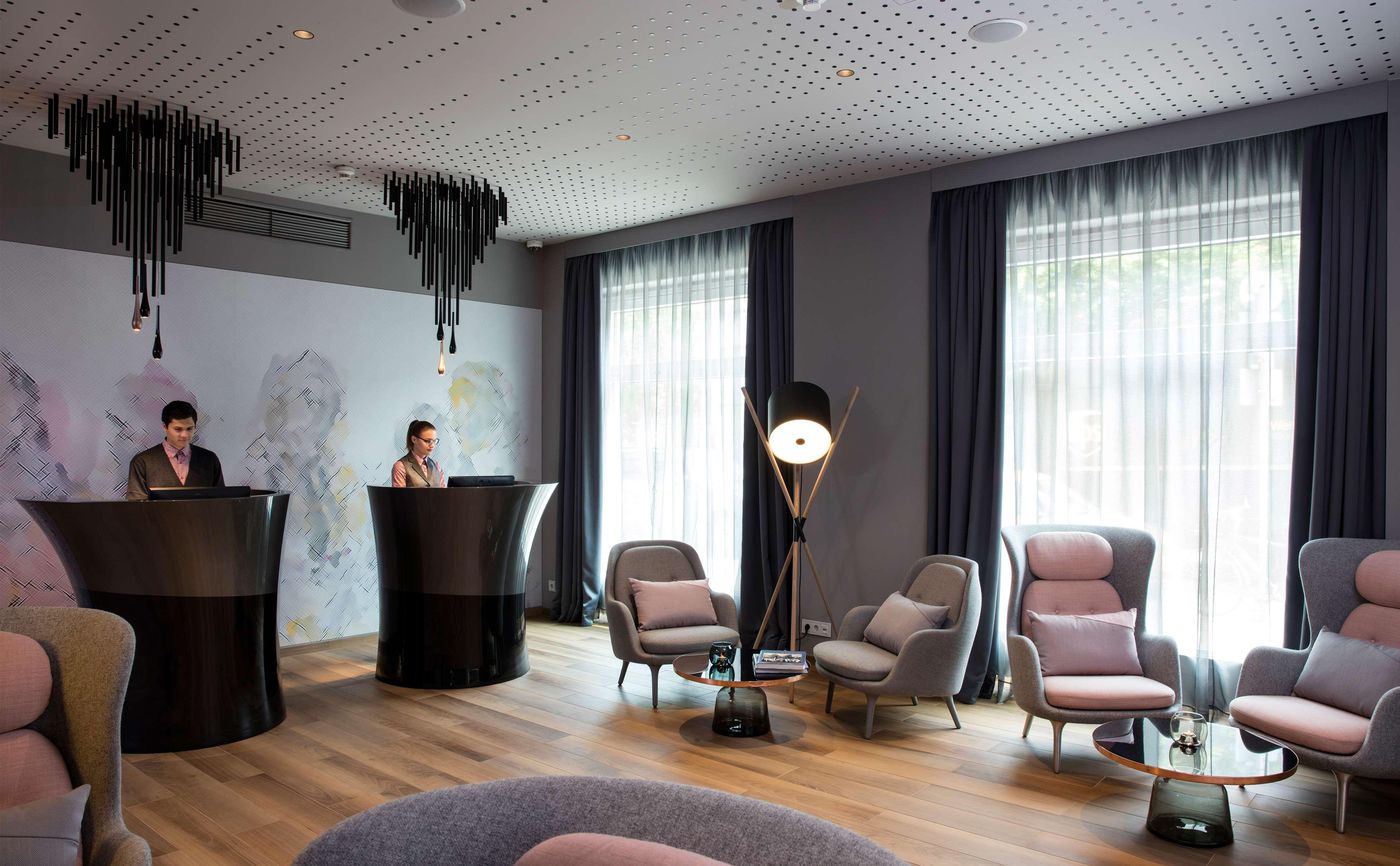 art-otel-berlin-mitte-powered-by-Radisson-Hotels-Lobby-17