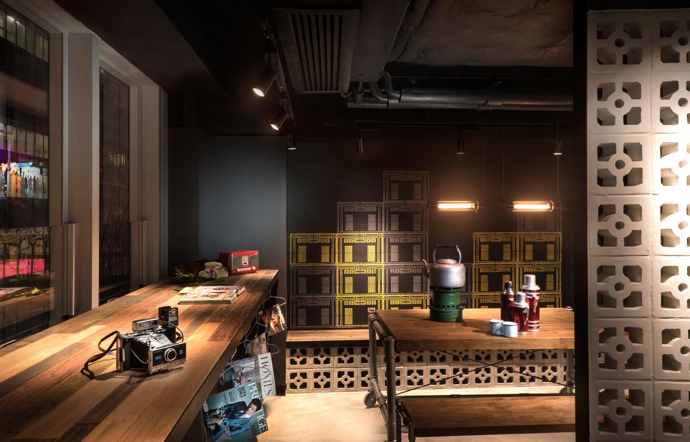 attitude-on-granville-Lobby-6