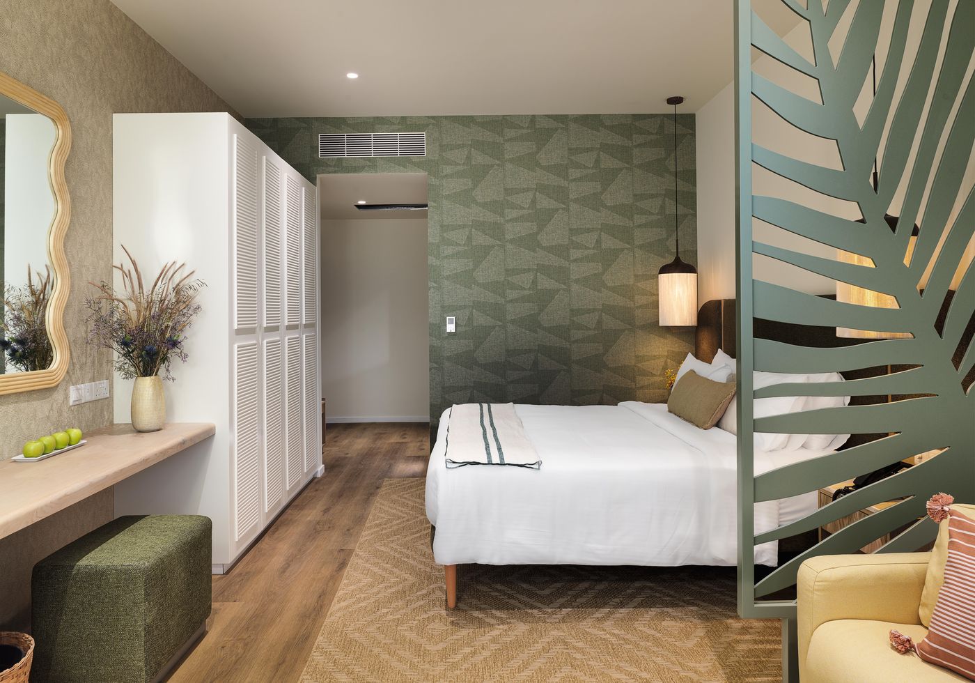 NALU Latchi Leonardo limited edition