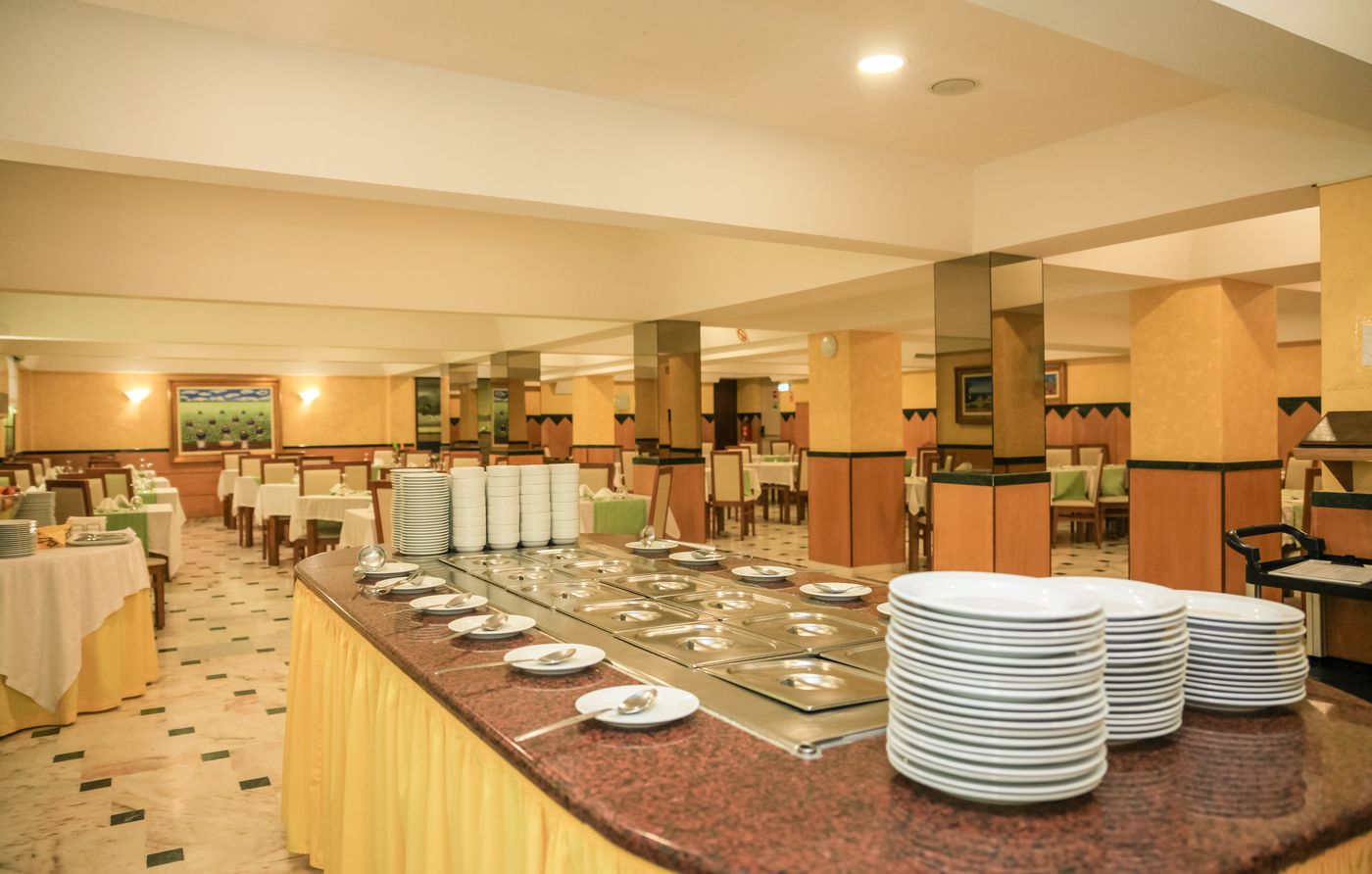 Baia-de-Monte-Gordo-Restaurant-22