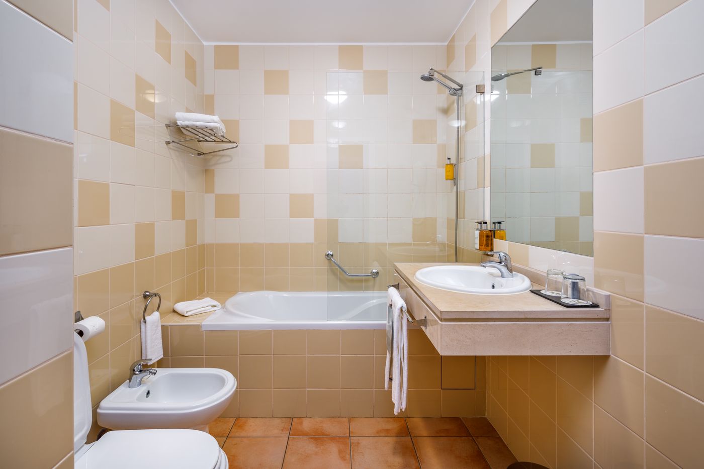 AP-Victoria-Sports---Beach-Room-30