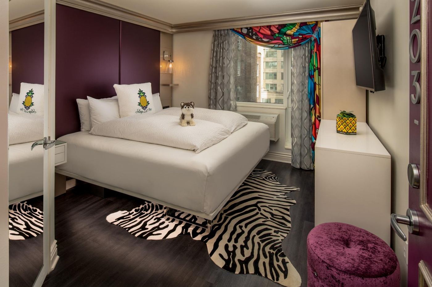 Staypineapple--An-Artful-Hotel--Midtown-New-York-Room-3
