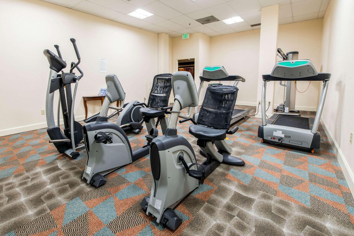 Clarion-Hotel-Anaheim-Resort-Sports-and-Entertainment-54