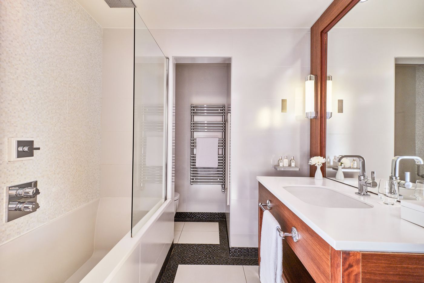 H----tel-Barri----re-Le-Majestic-Cannes-Room-57