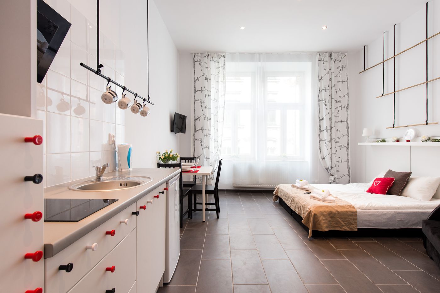 Happy-Tower-Krakow-Room-16