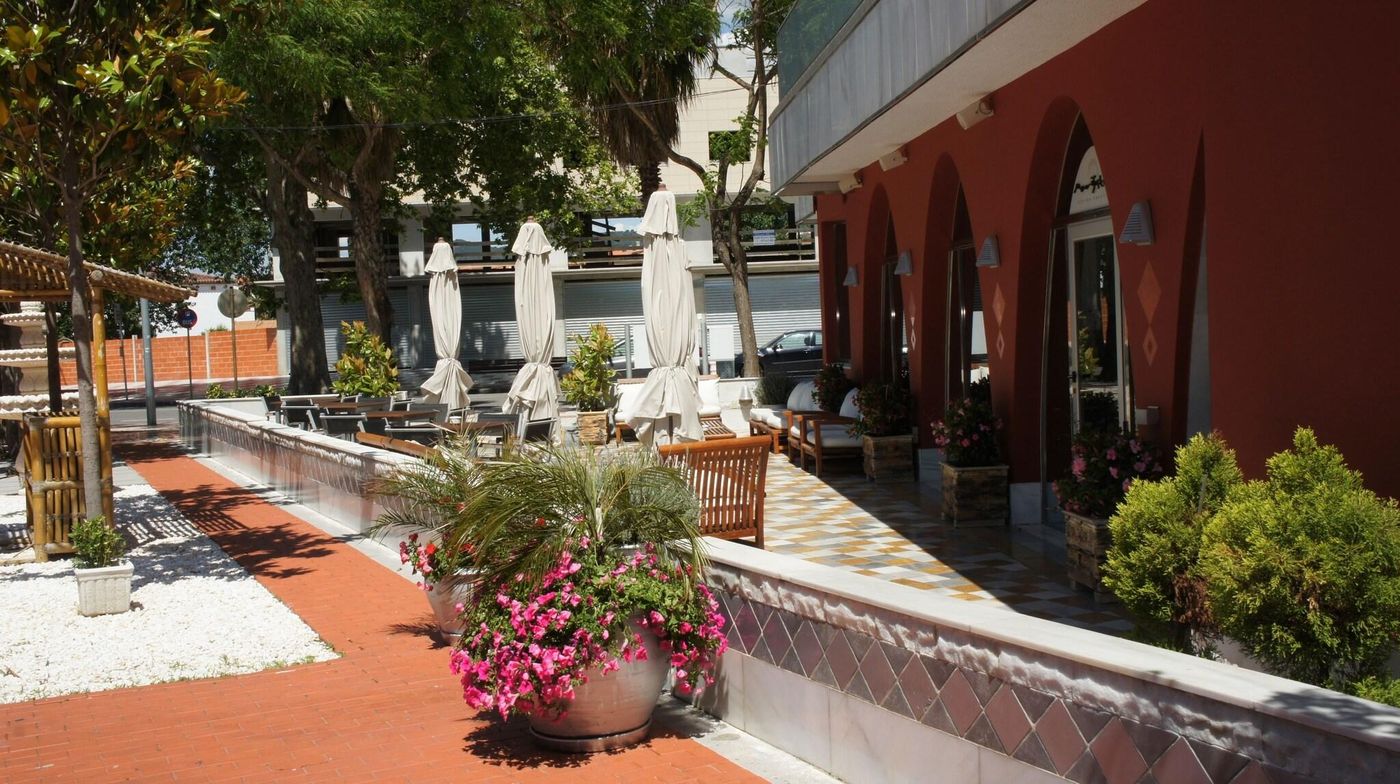 Pinar-del-Mar-Terrace-4