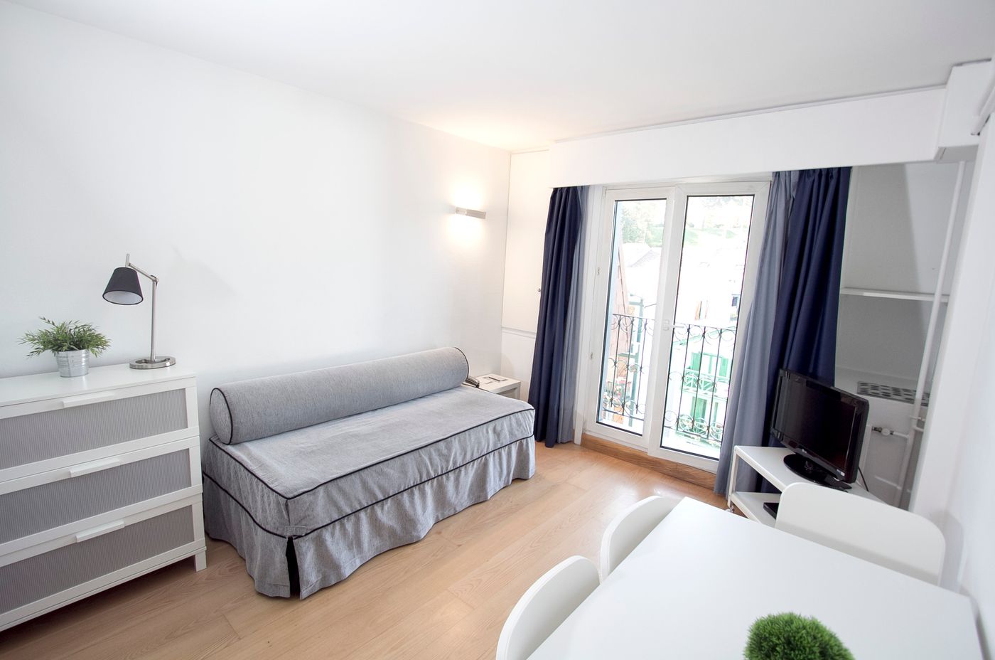 Hotel Jauregui-Spain-HONDARRIBIA-Room-8