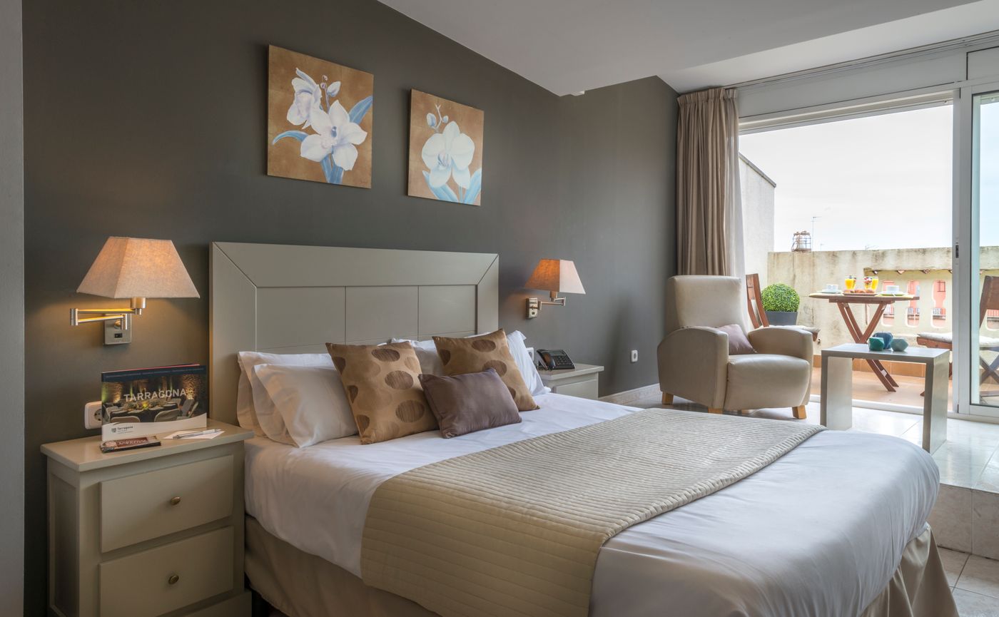 Alexandra-Aparthotel-Room-17