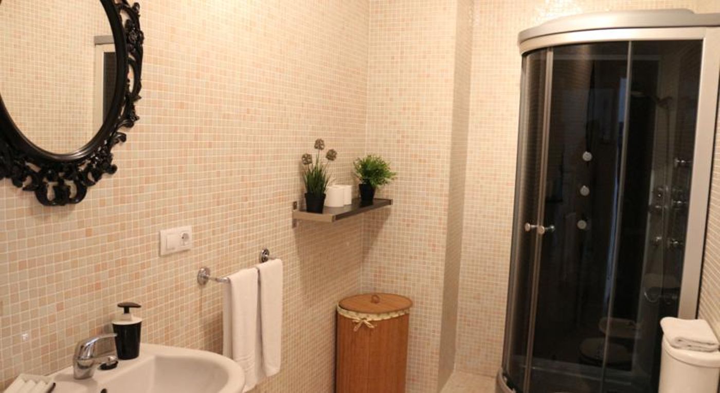 AT-Palacio-de-Luja-Room-20