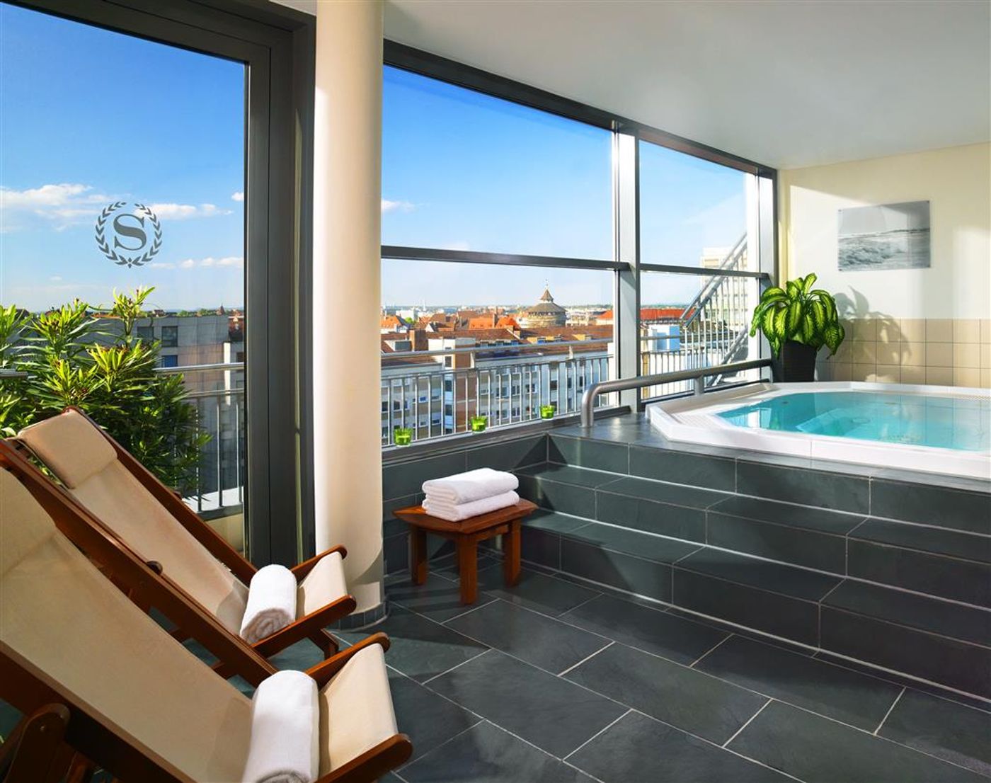 Sheraton Carlton Hotel Nürnberg-Germany-Nurenberg-General view-3