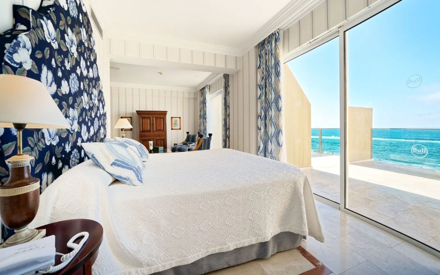 Bull-Reina-Isabel---Spa-Room-13