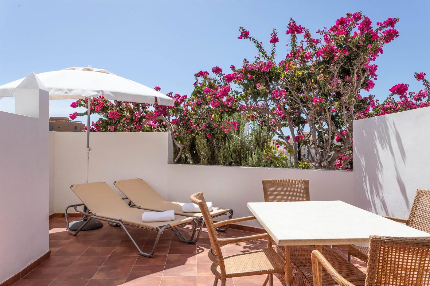 Wyndham-Residences-Golf-Del-Sur-Room-12