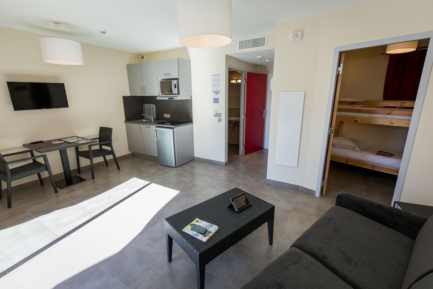 SOWELL-RESIDENCES-Les-Perles-de-Saint-Tropez-Room-10