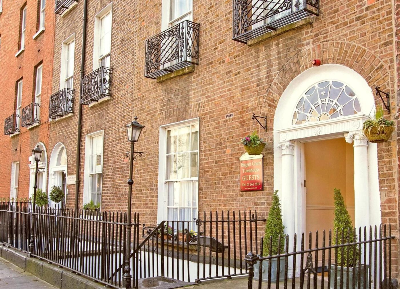 Baggot Court Townhouse-Ireland-DUBLIN-General view-1