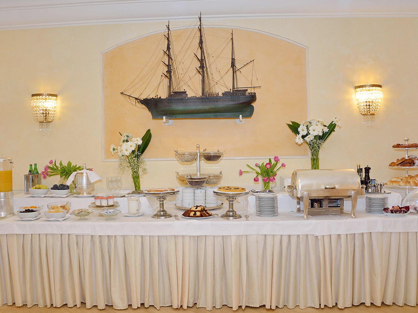 Hellenia-Yachting-Restaurant-32