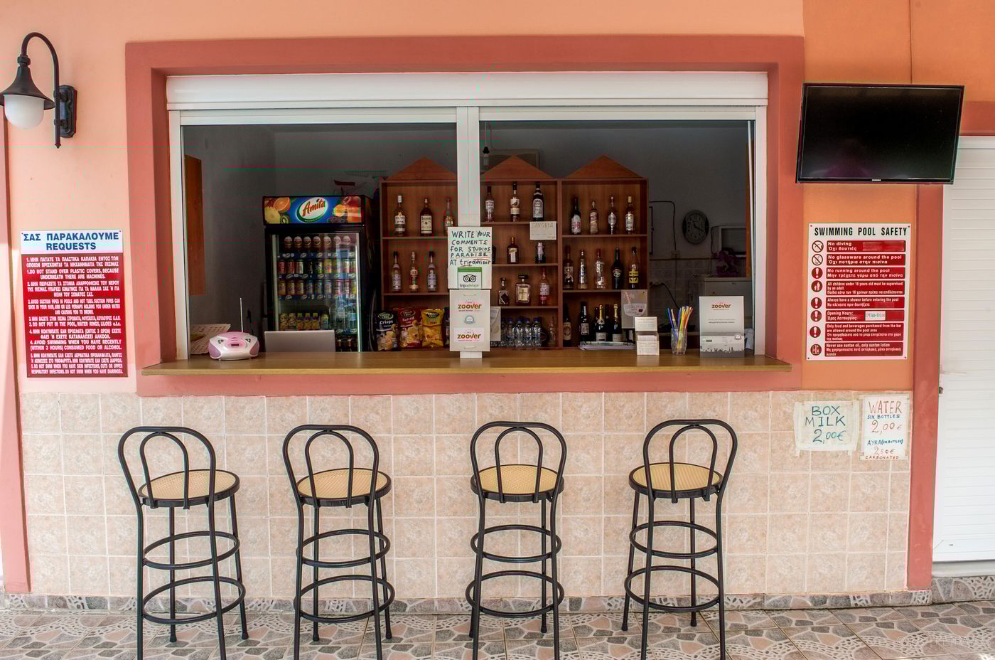 Paradise-Studios-Bar-40