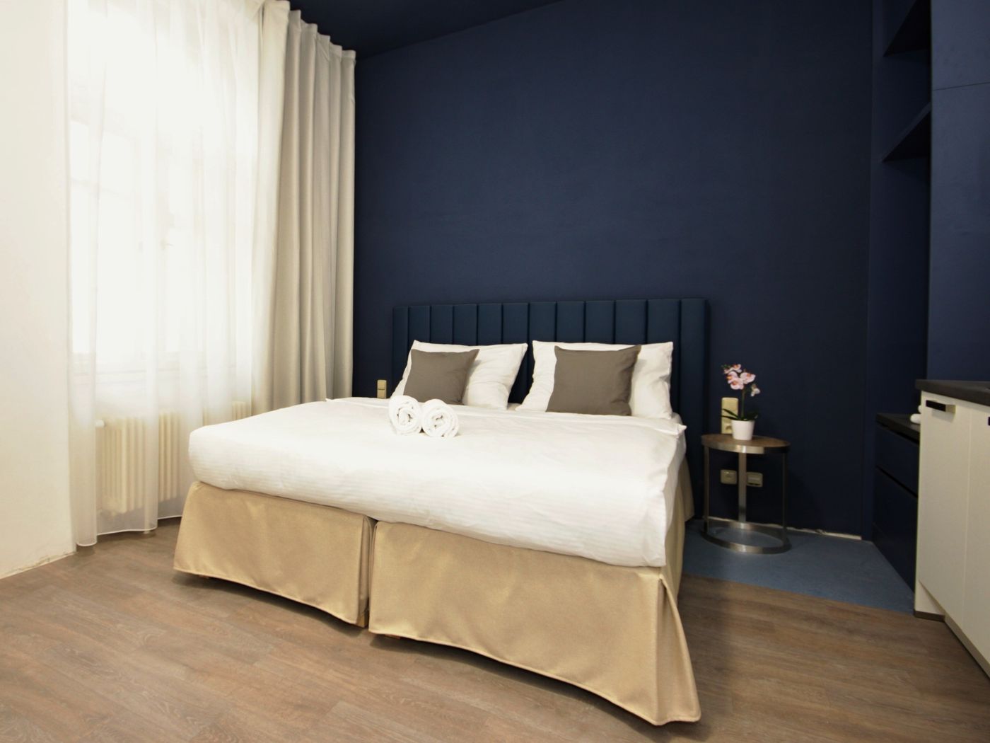 Alveo-Suites-Room-13