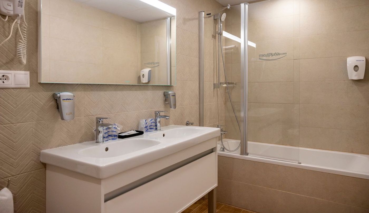 Medplaya-Hotel-Calypso-Room-38