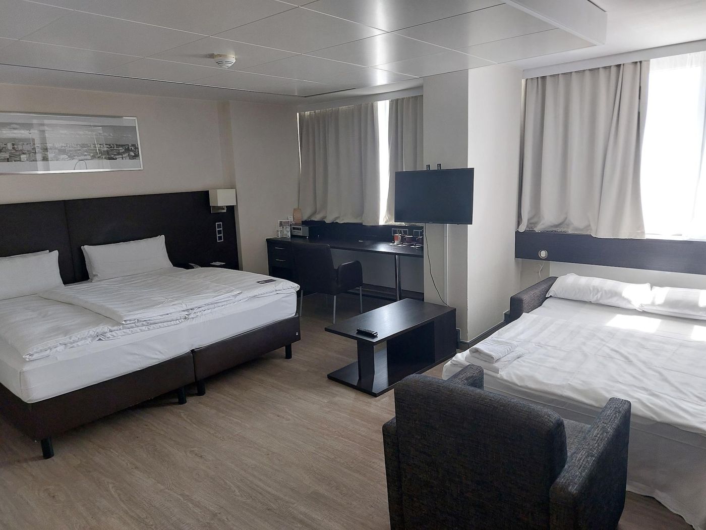 Park-Inn-by-Radisson-Berlin-Alexanderplatz-Room-46