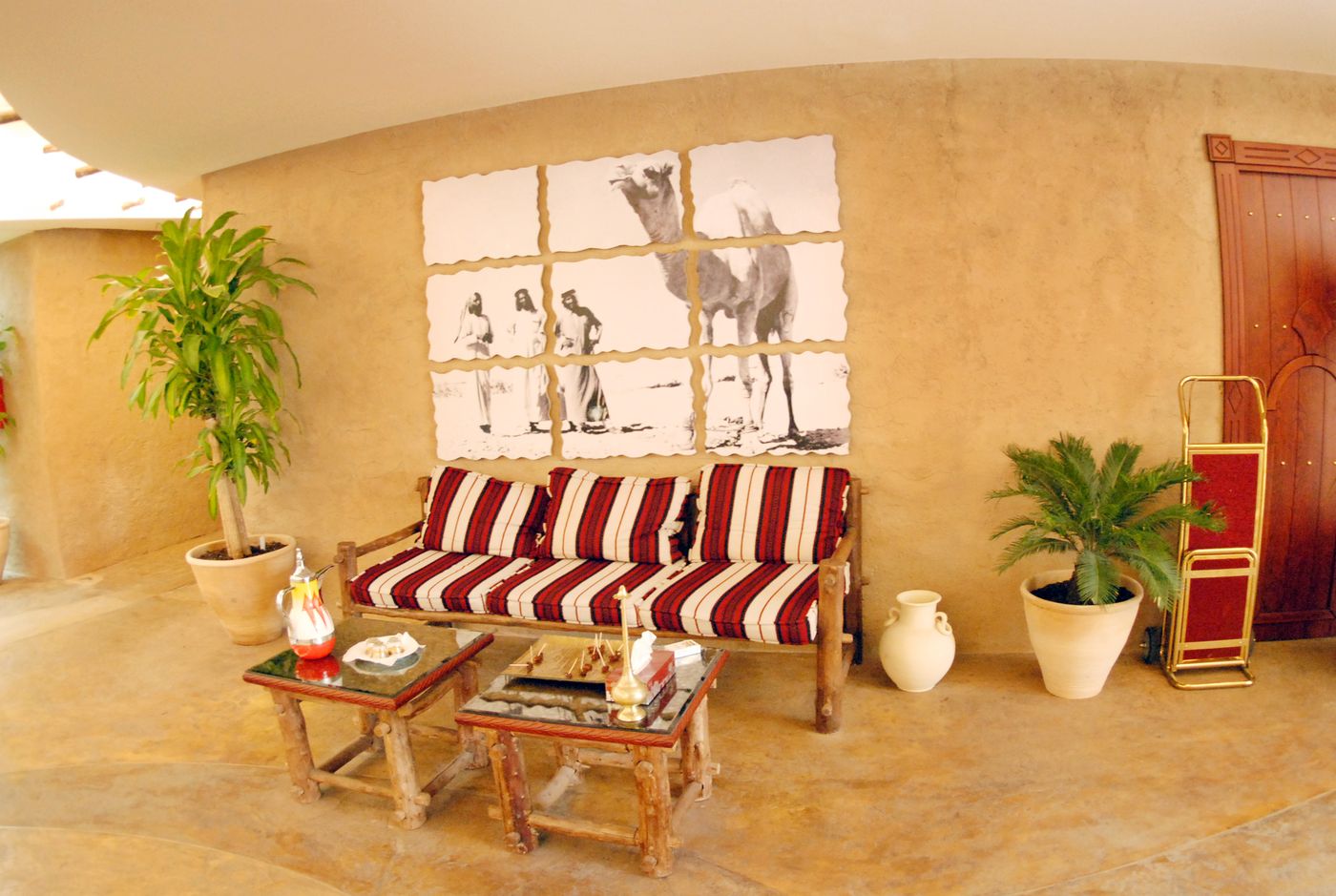 Al-Liwan-Suites-Lobby-7