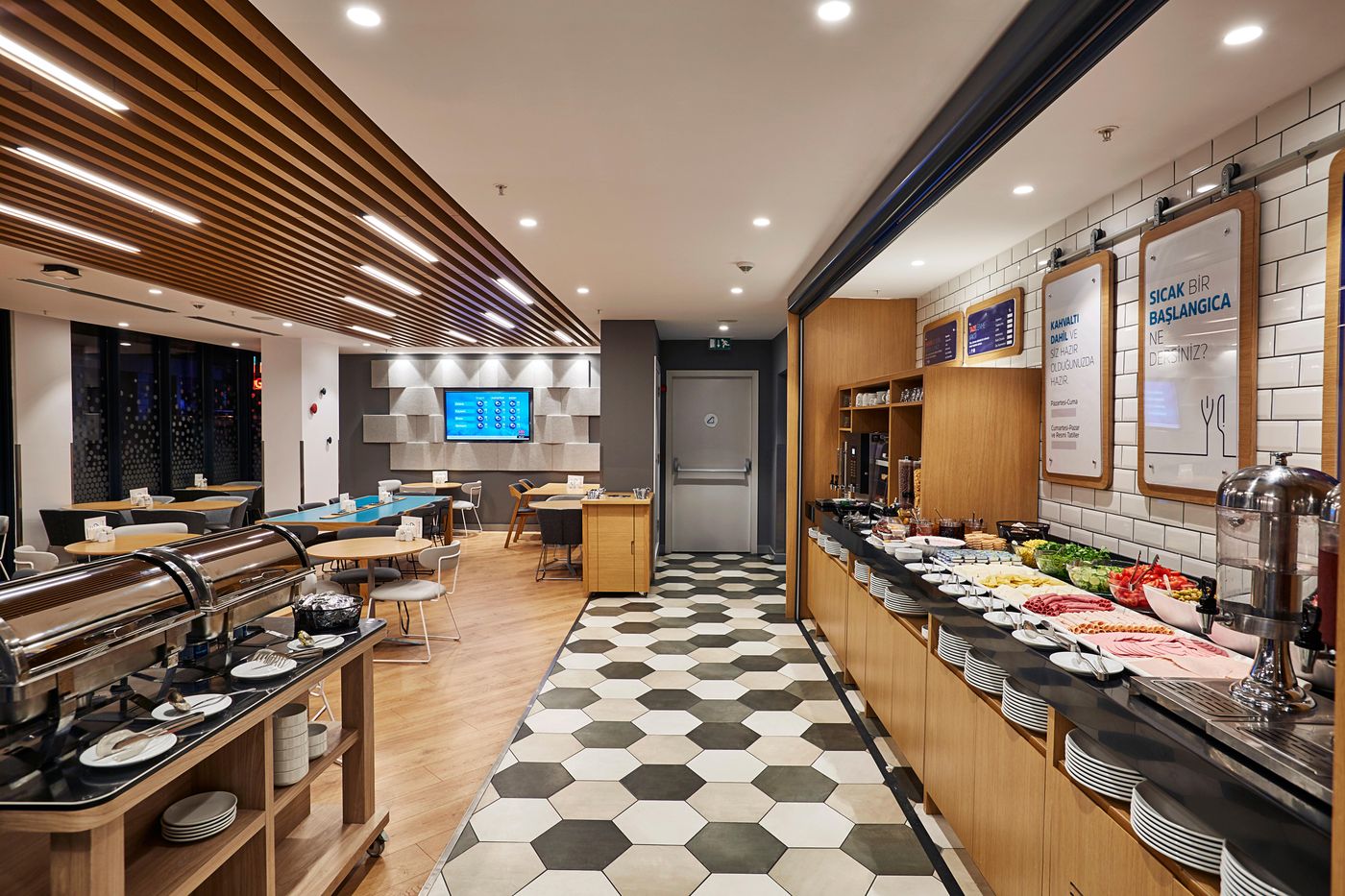 Holiday-Inn-Express-Istanbul--Atakoy-Metro-Restaurant-30