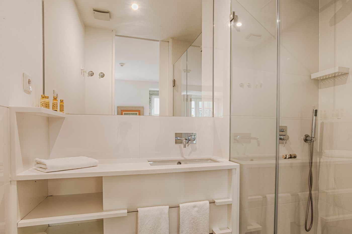 Dear-Lisbon-Charming-House-Room-33