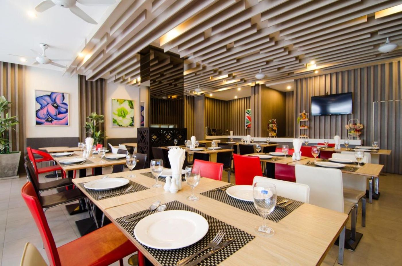 Mirage-Express-Patong-Phuket-Hotel-Restaurant-26