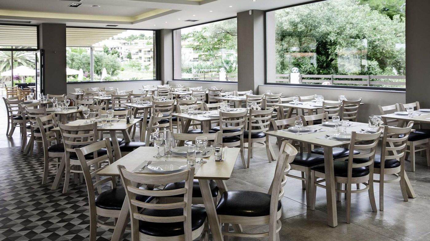 Simeon-Hotel-Restaurant-38