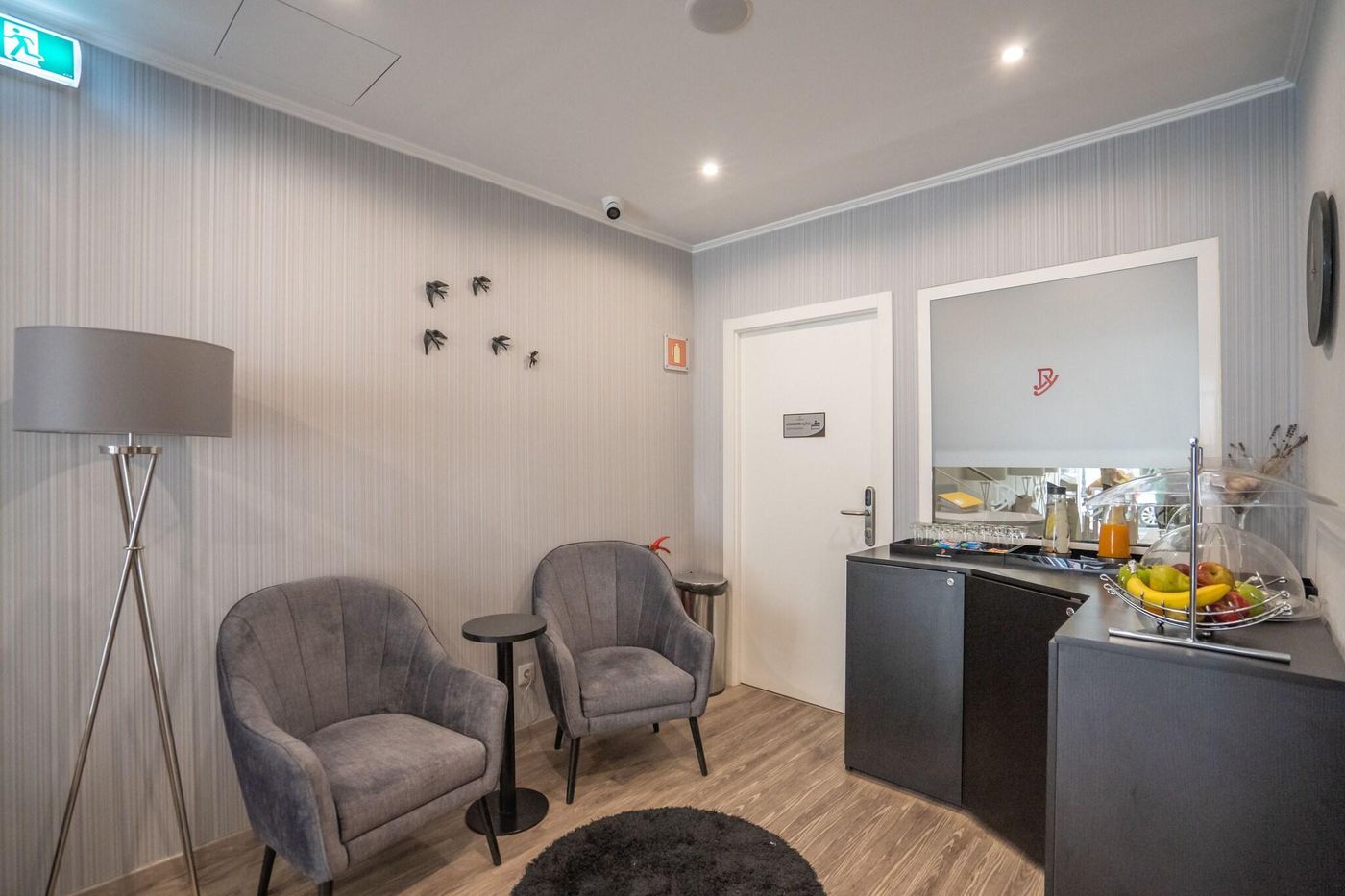 Dinya-Lisbon-Hotel---Lounge-Bar-Lobby-29