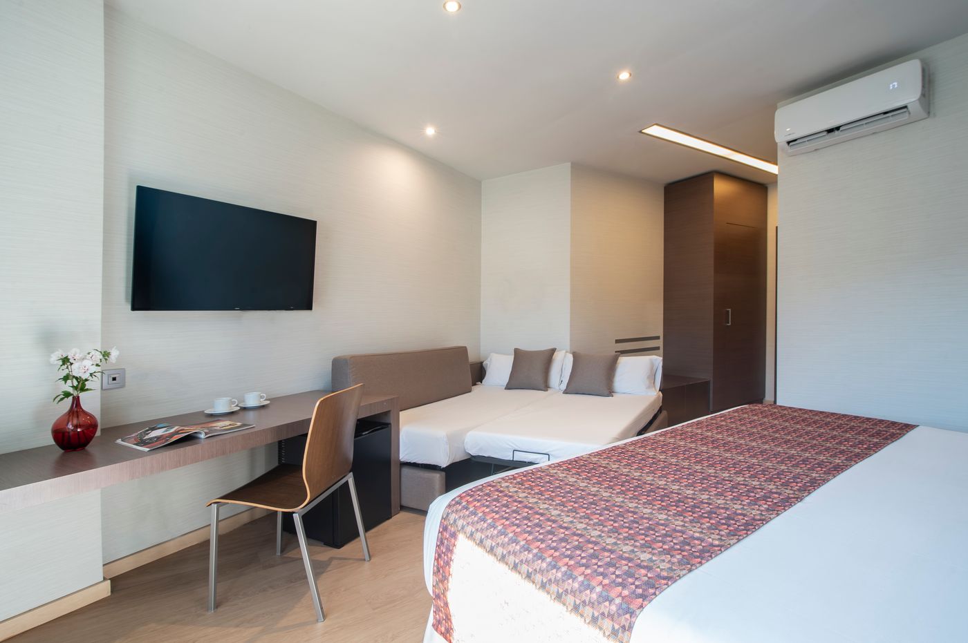 10.10.25 Hotel Granada by Pierre & Vacances