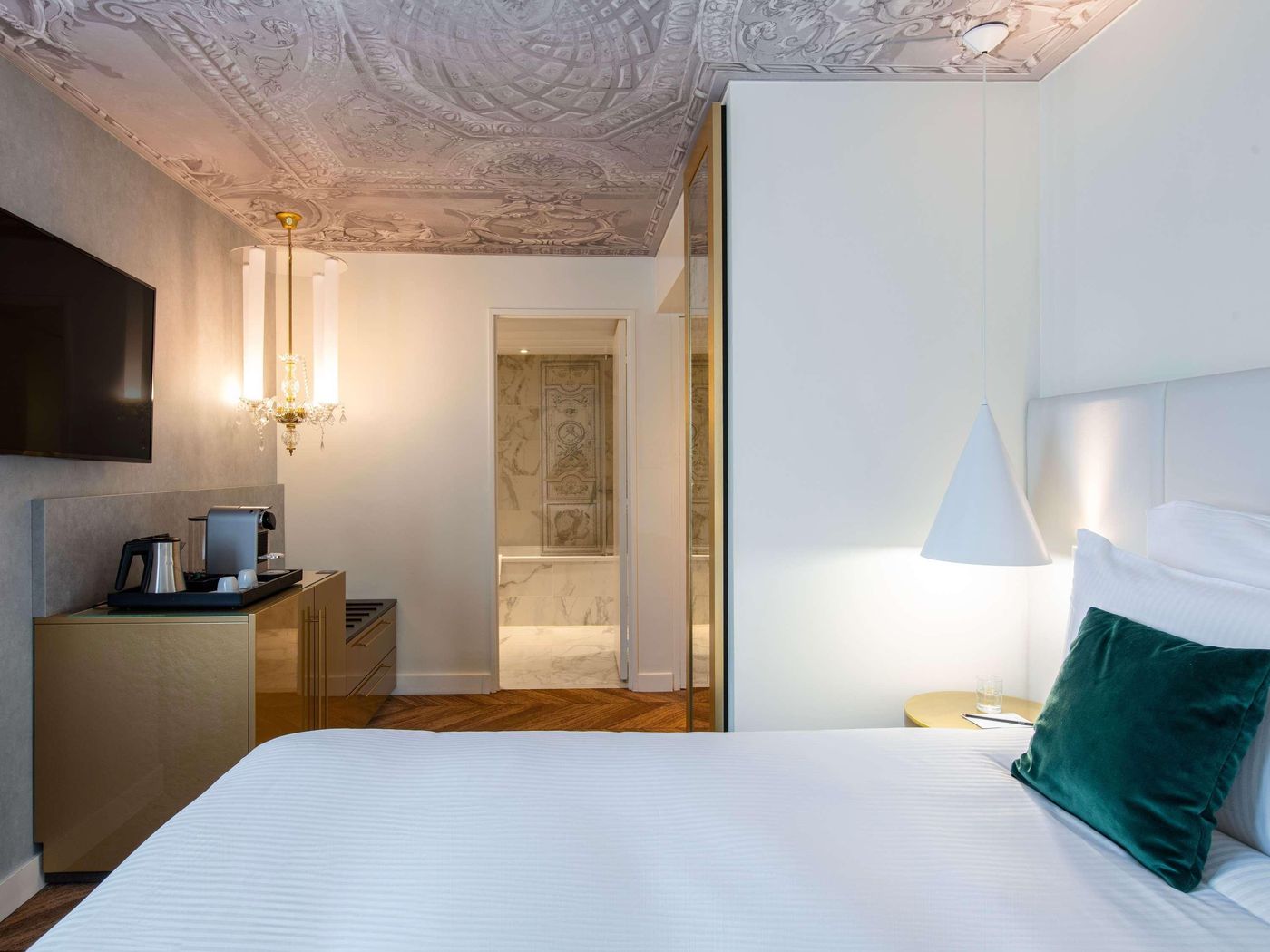 Le-Louis-Versailles-Chateau-Room-35