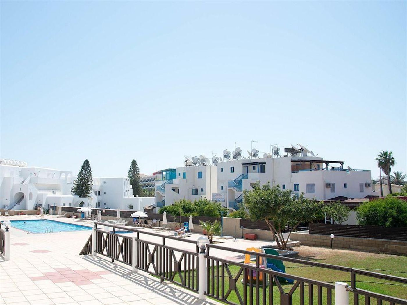 Polycarpia-General-view-9