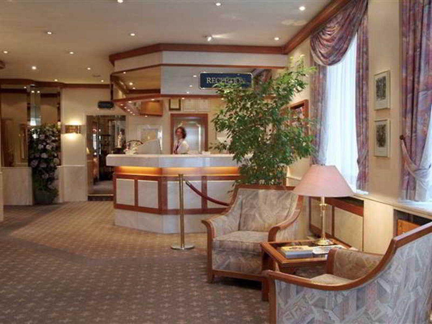 Ringhotel Loew'S Merkur -Germany-Nürnberg-Lobby-8