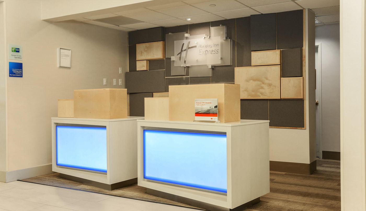 Holiday Inn Express Las Vegas - Stadium Area-United States-Las Vegas-Lobby-5