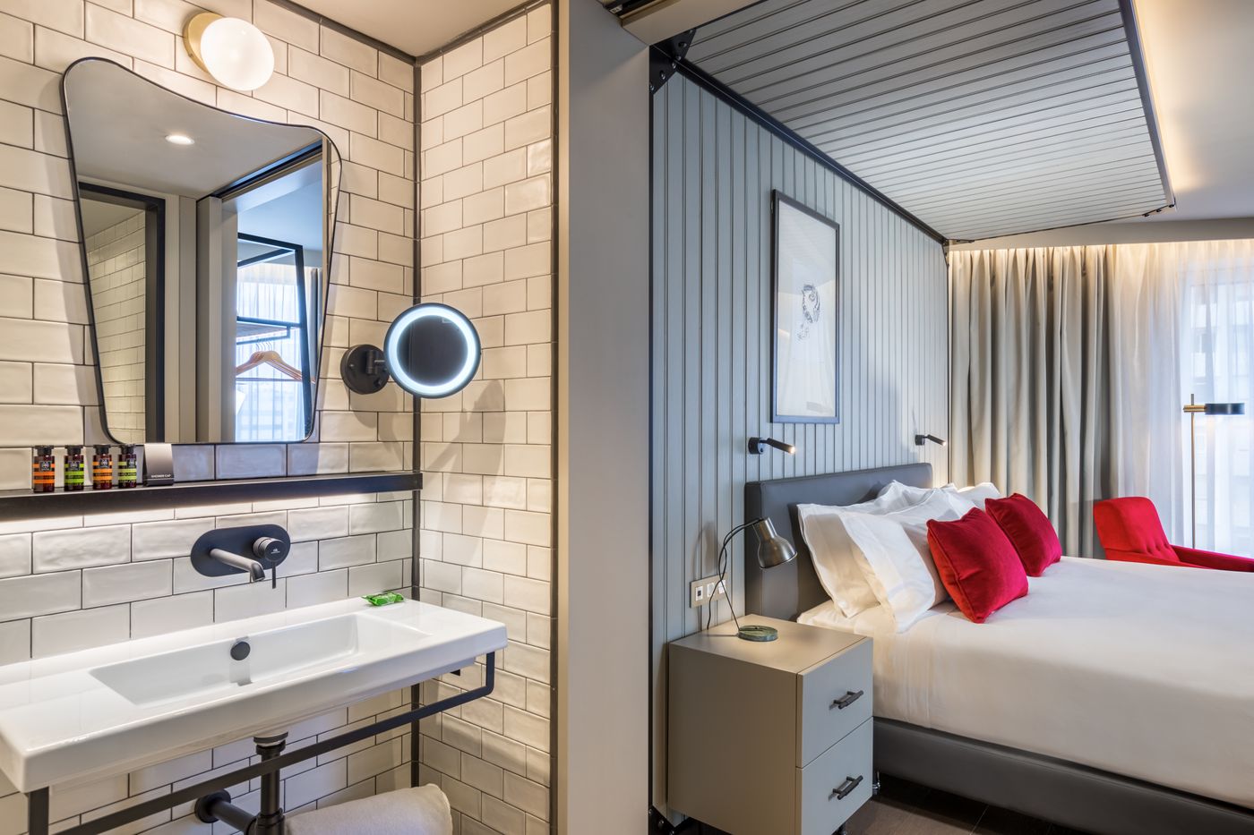 Canopy-by-Hilton-Madrid-Castellana-Room-34