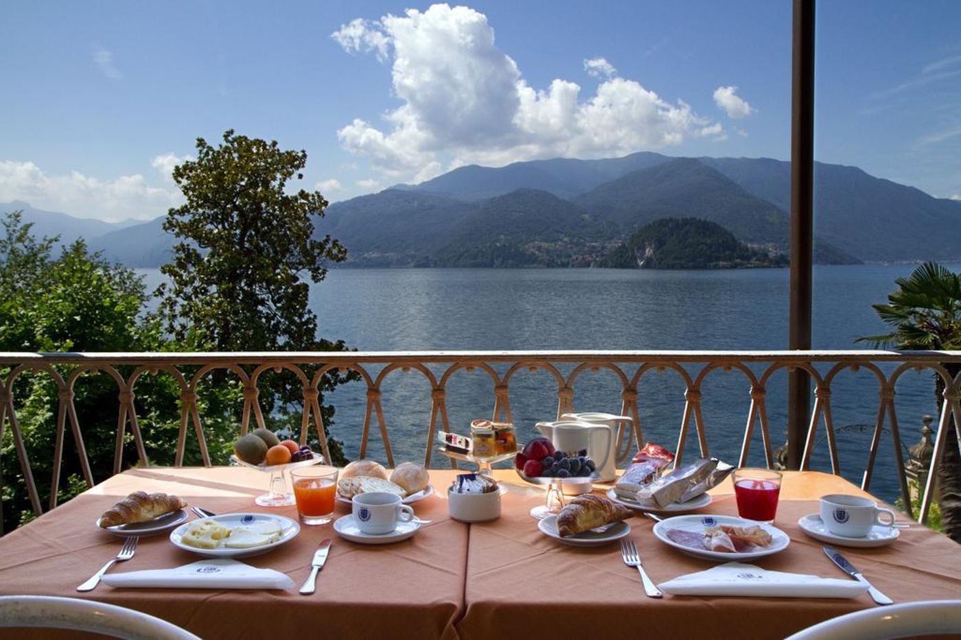 Hotel Royal Victoria-Italy-VARENNA-General view-2