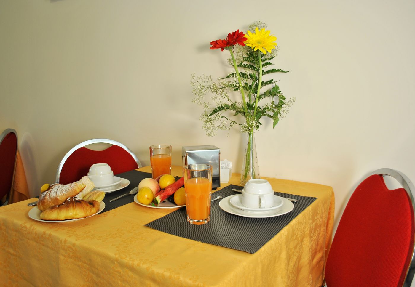 Hotel-Columbia-Bar-15