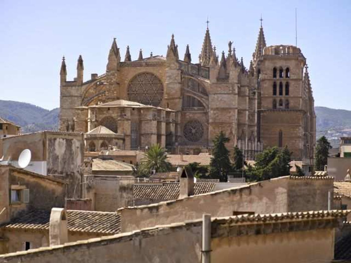 Hotel Santa Clara Urban Hotel & Spa