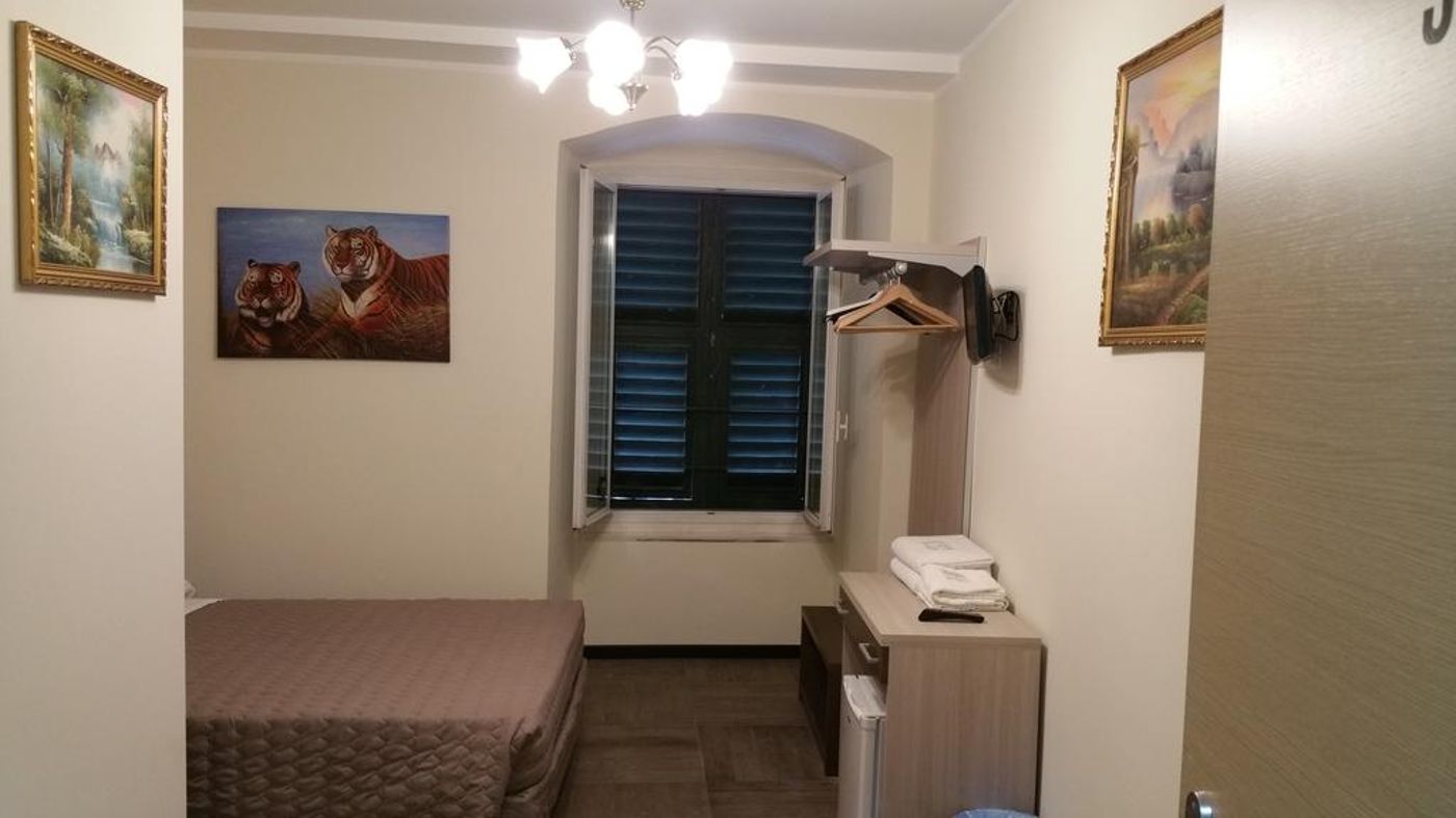 Tommaseo - Italy - GENOVA - Room - 6