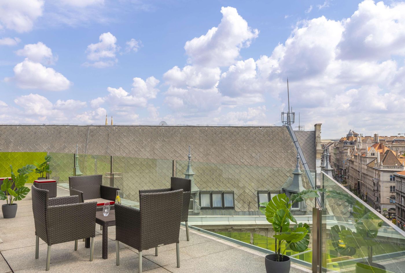 NH-Collection-Budapest-City-Center-Sports-and-Entertainment-85