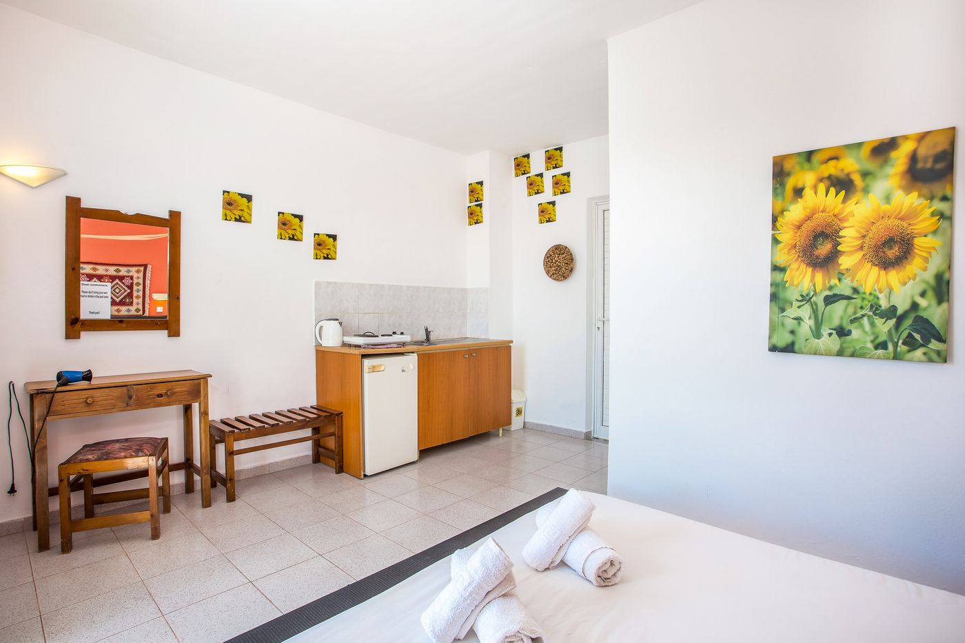 Vickys-Studios-Room-26