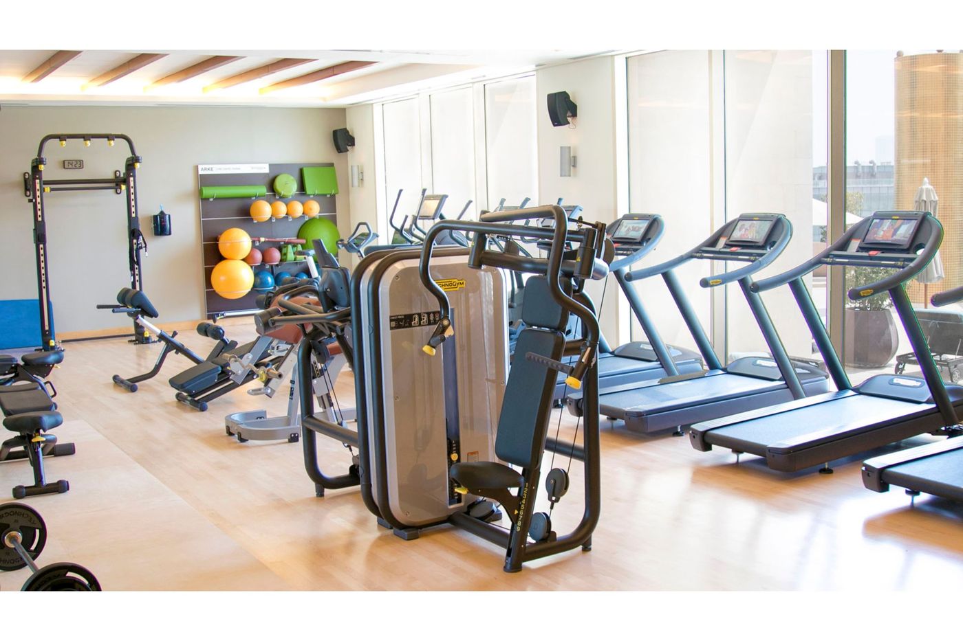 Raffles-Dubai-Hotel-Sports-and-Entertainment-68