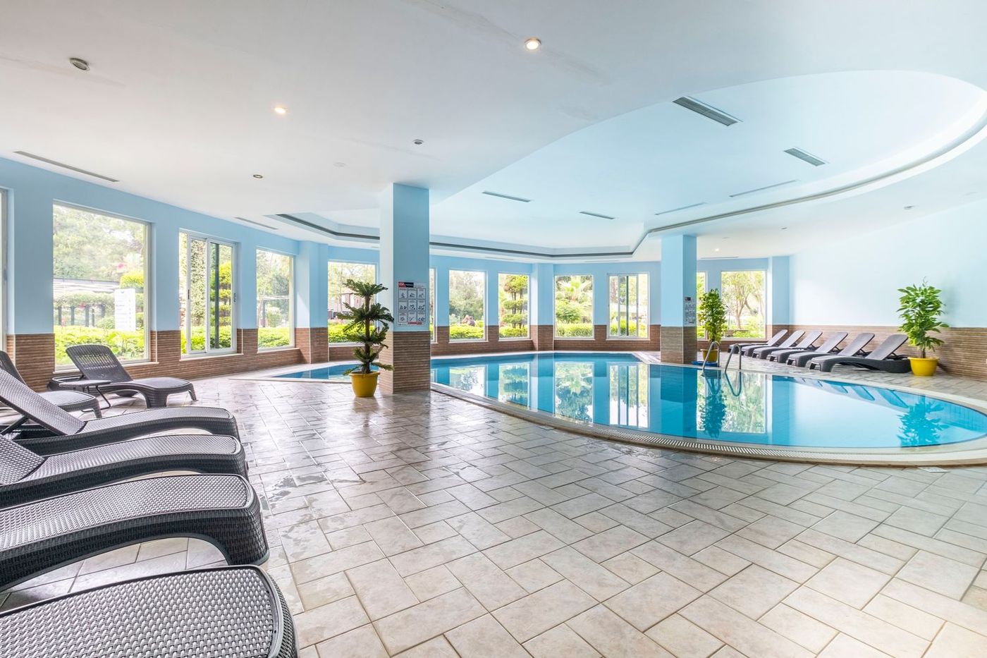 Ma-Biche-Kemer-Pool-80