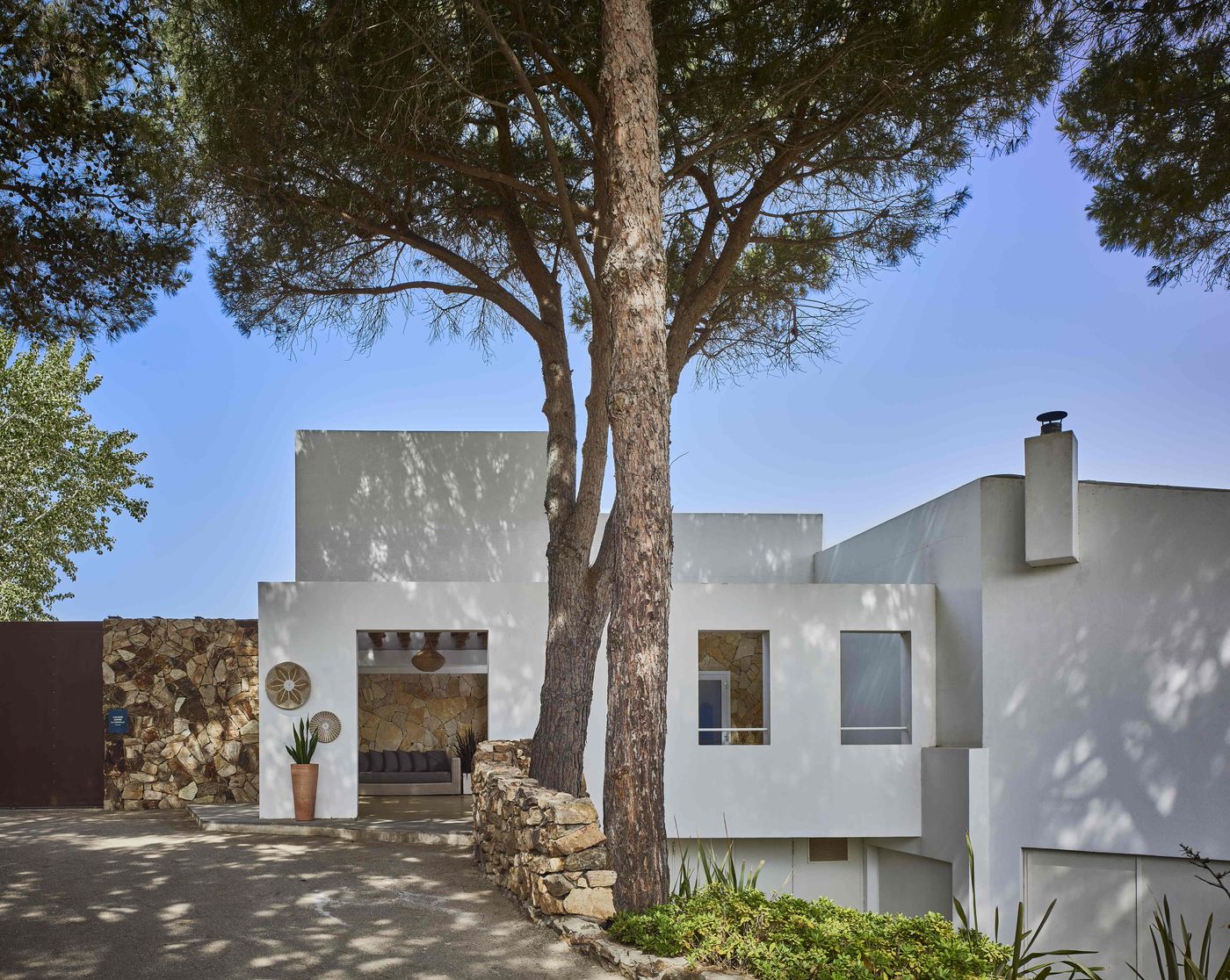 Baia-Chia-Laguna-Resort--Curio-Collection-By-Hilton-Restaurant-8