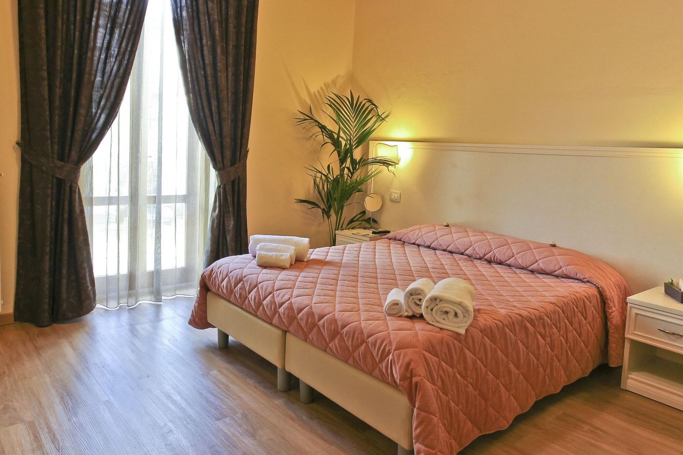 Il Monte-Italy-MONTE SAN SAVINO-Room-8