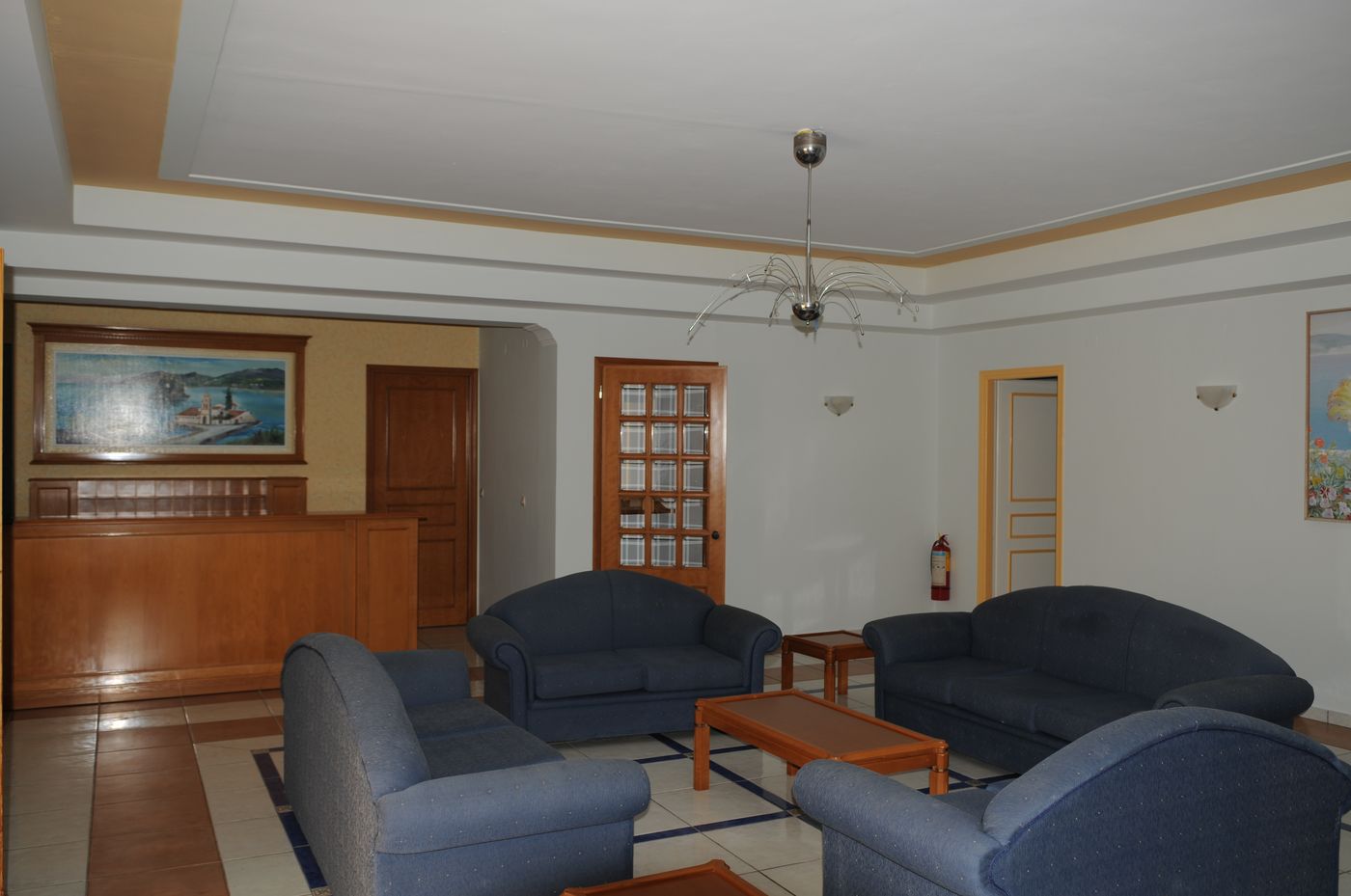 Matoula-Lobby-21