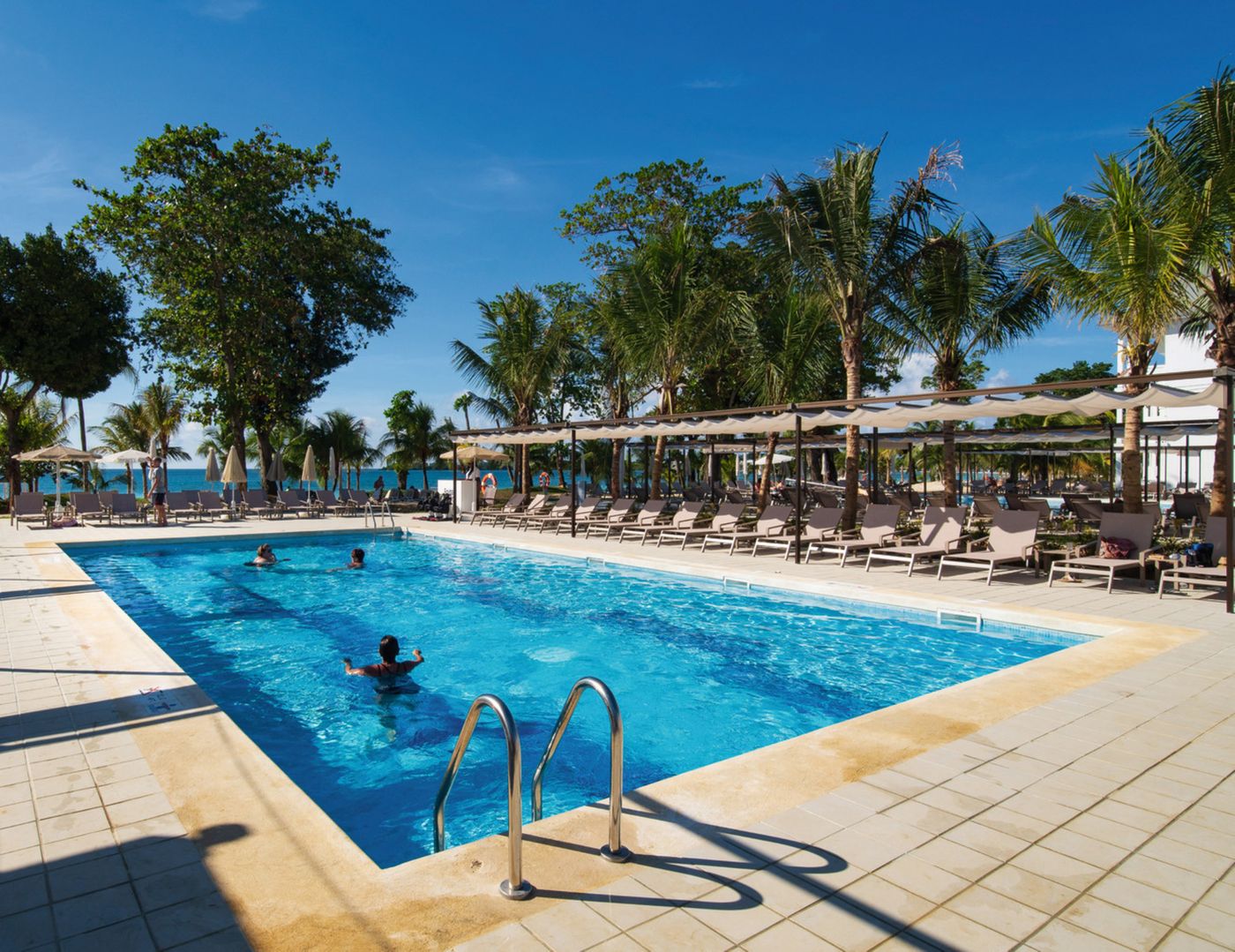 Riu-Palace-Tropical-Bay-All-Inclusive-Pool-4