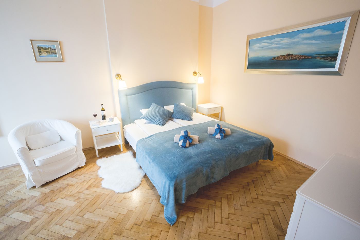 Apartments-Roman-Room-14